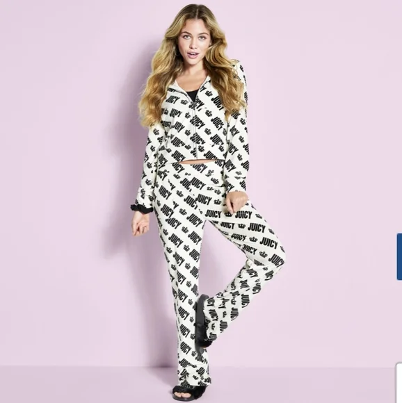 Juicy Couture - Picture 1 of 11